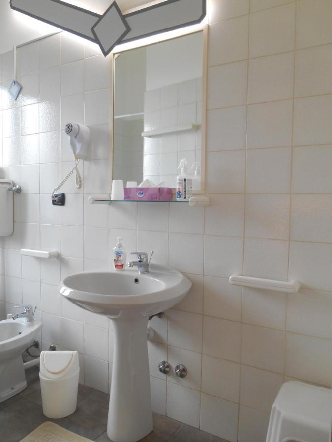 Le Rose Malpensa Bed and Breakfast Busto Arsizio Εξωτερικό φωτογραφία