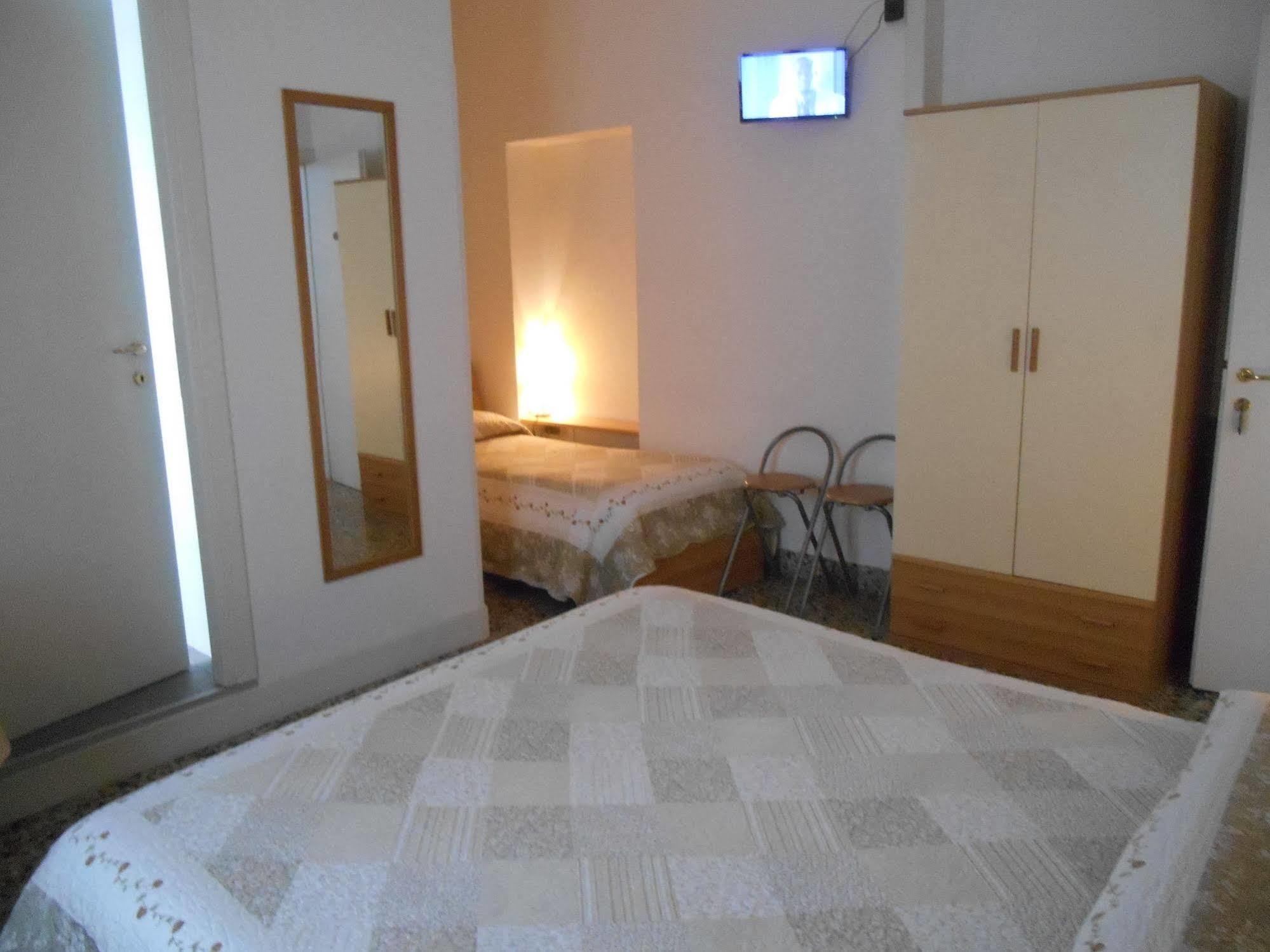 Le Rose Malpensa Bed and Breakfast Busto Arsizio Εξωτερικό φωτογραφία
