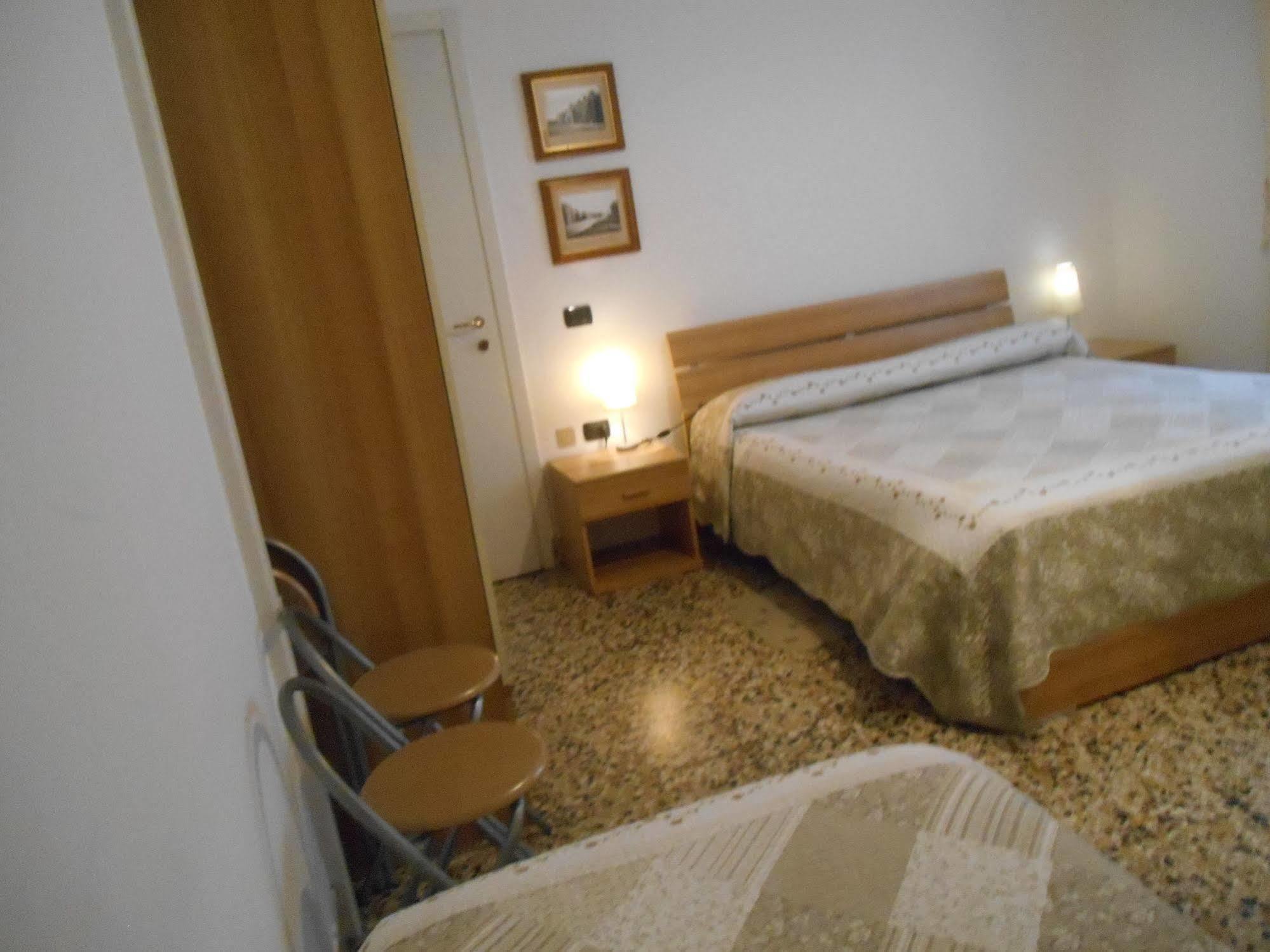 Le Rose Malpensa Bed and Breakfast Busto Arsizio Εξωτερικό φωτογραφία