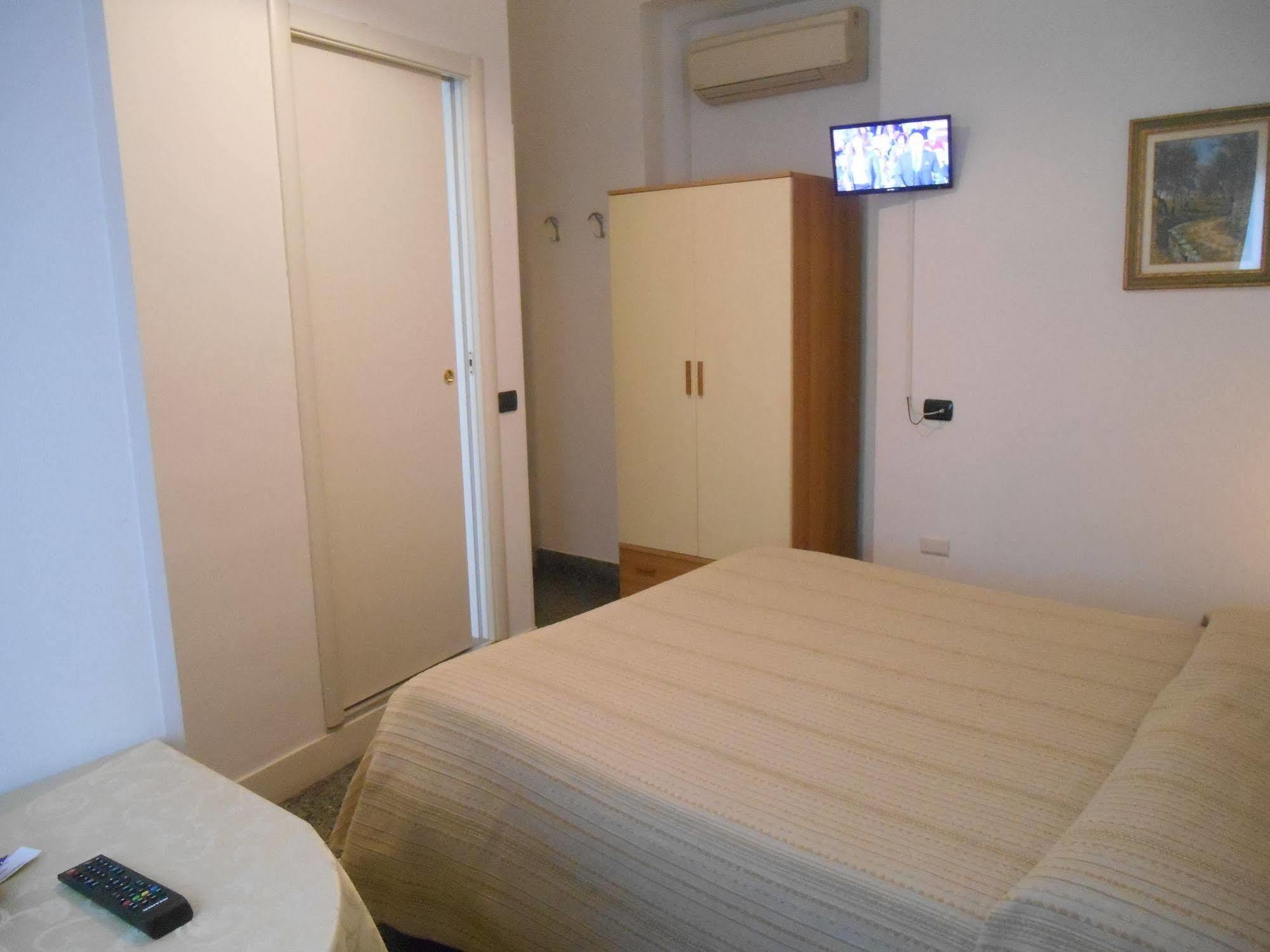 Le Rose Malpensa Bed and Breakfast Busto Arsizio Εξωτερικό φωτογραφία